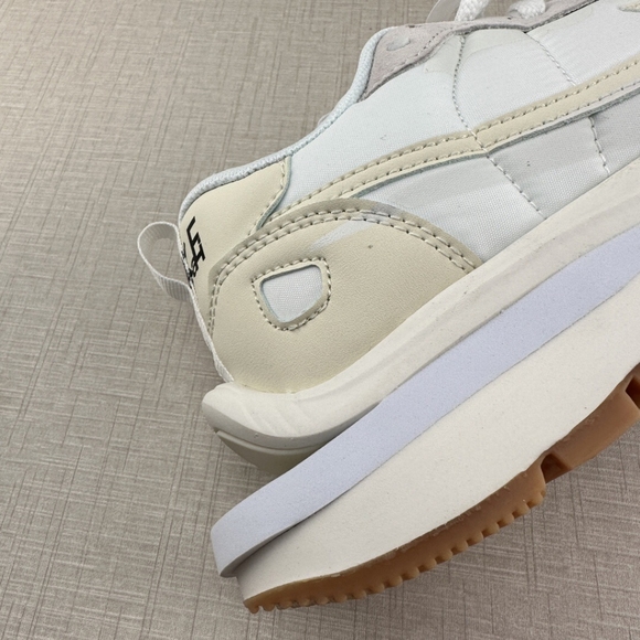Nike Vaporwaffle sacai Sail Gum - Picture 4 of 9
